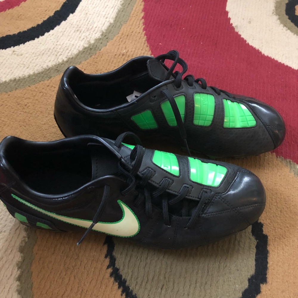 Nike Total 90, Soccer Cleats, Size 9 Men, Like New